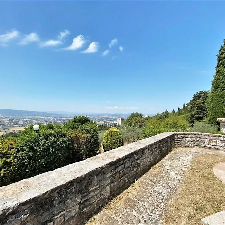 In With Garden Views Дом отдыха