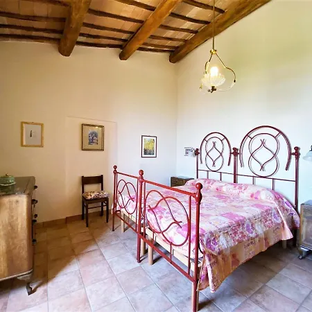 In With Garden Views Casa de Férias