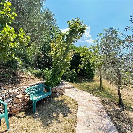 In With Garden Views *