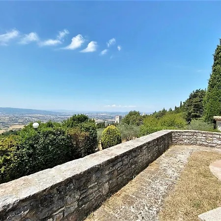 Σπίτι διακοπών In With Garden Views